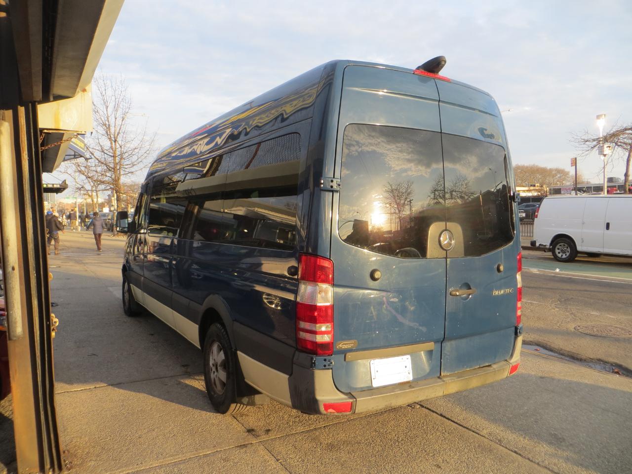 Mercedes-Benz Sprinter 2500 Passenger Van High Roof 170-in. WB 2011