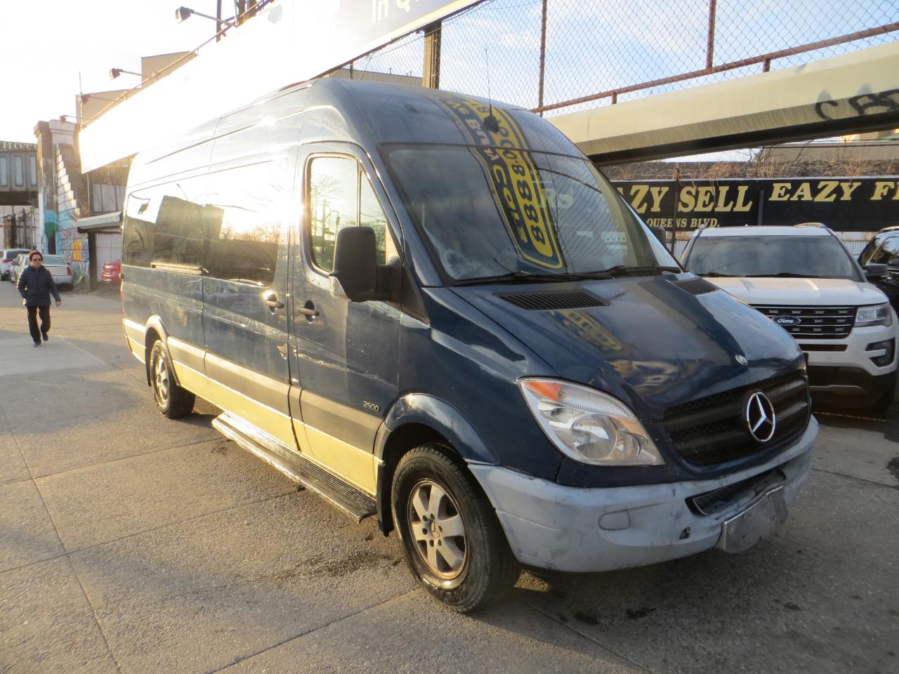 Mercedes-Benz Sprinter 2500 Passenger Van High Roof 170-in. WB 2011