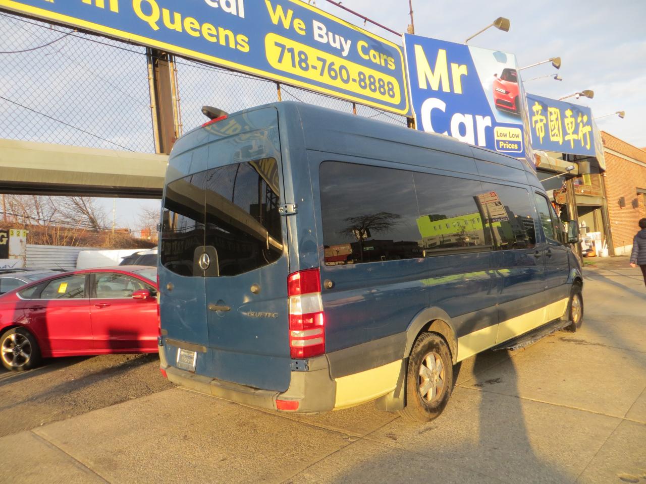 Mercedes-Benz Sprinter 2500 Passenger Van High Roof 170-in. WB 2011