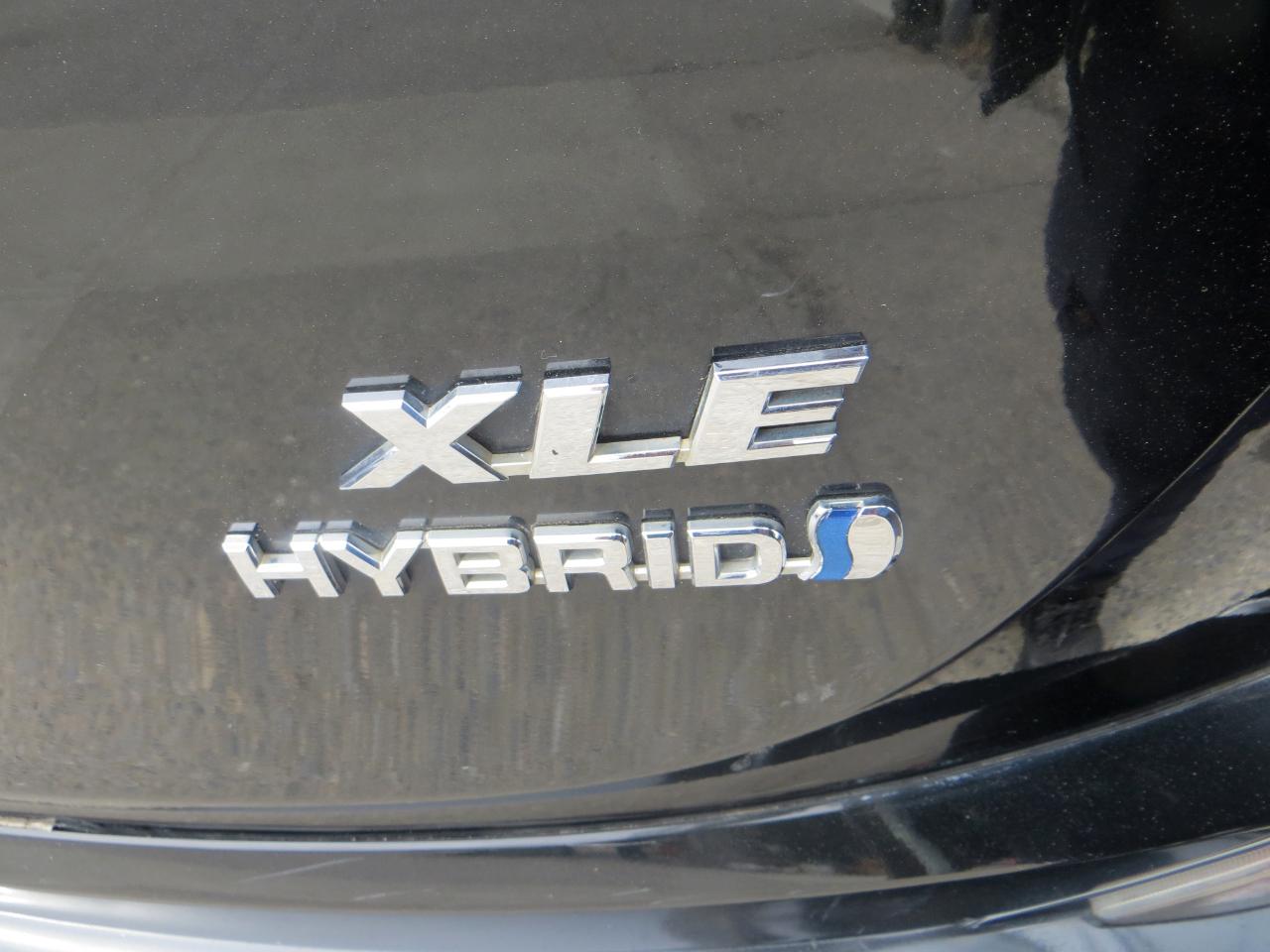 Toyota RAV4 Hybrid XLE 2016