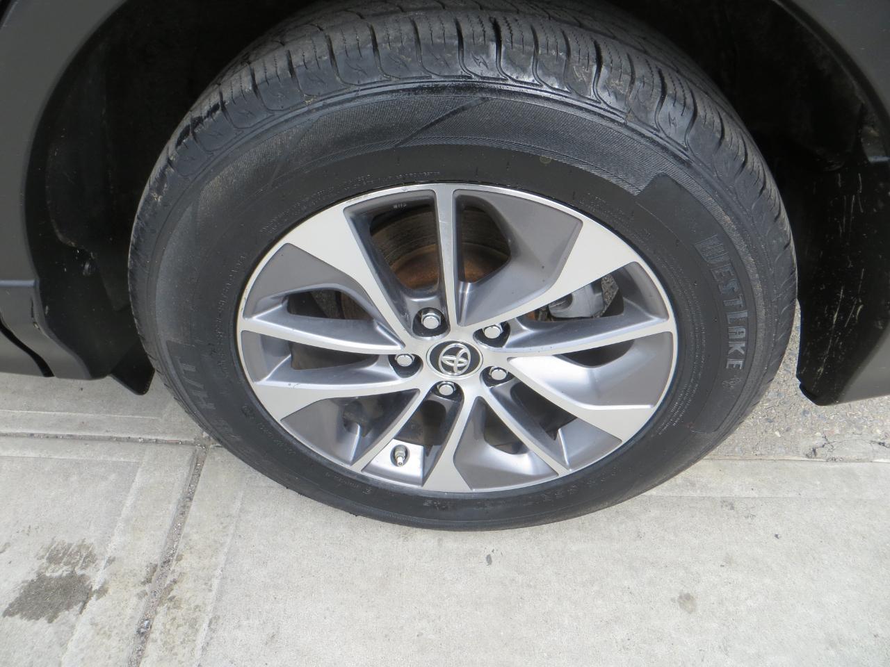 Toyota RAV4 Hybrid XLE 2016