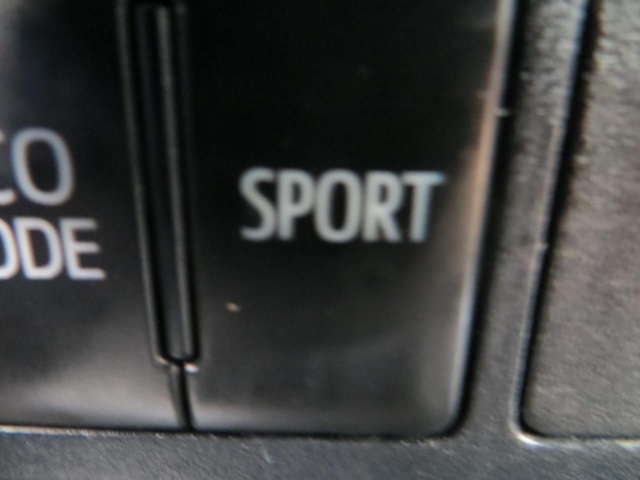 Toyota RAV4 Hybrid XLE 2016