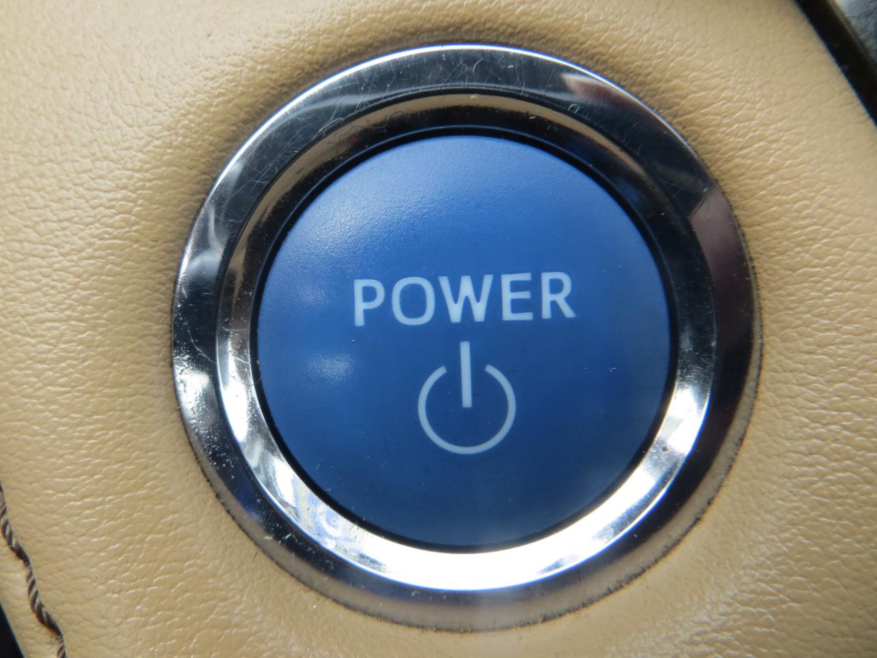 Toyota RAV4 Hybrid XLE 2016