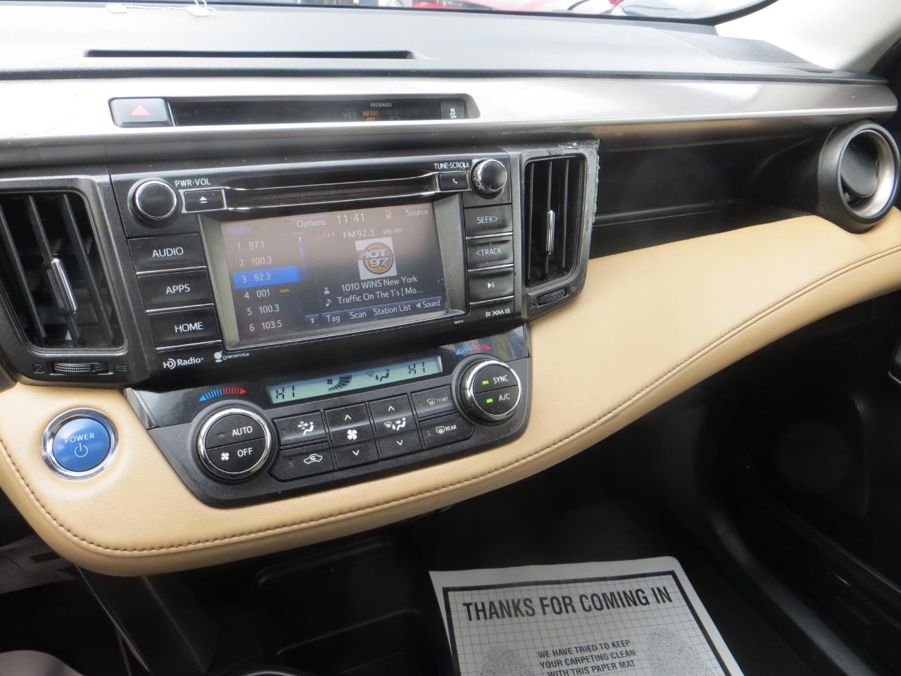 Toyota RAV4 Hybrid XLE 2016