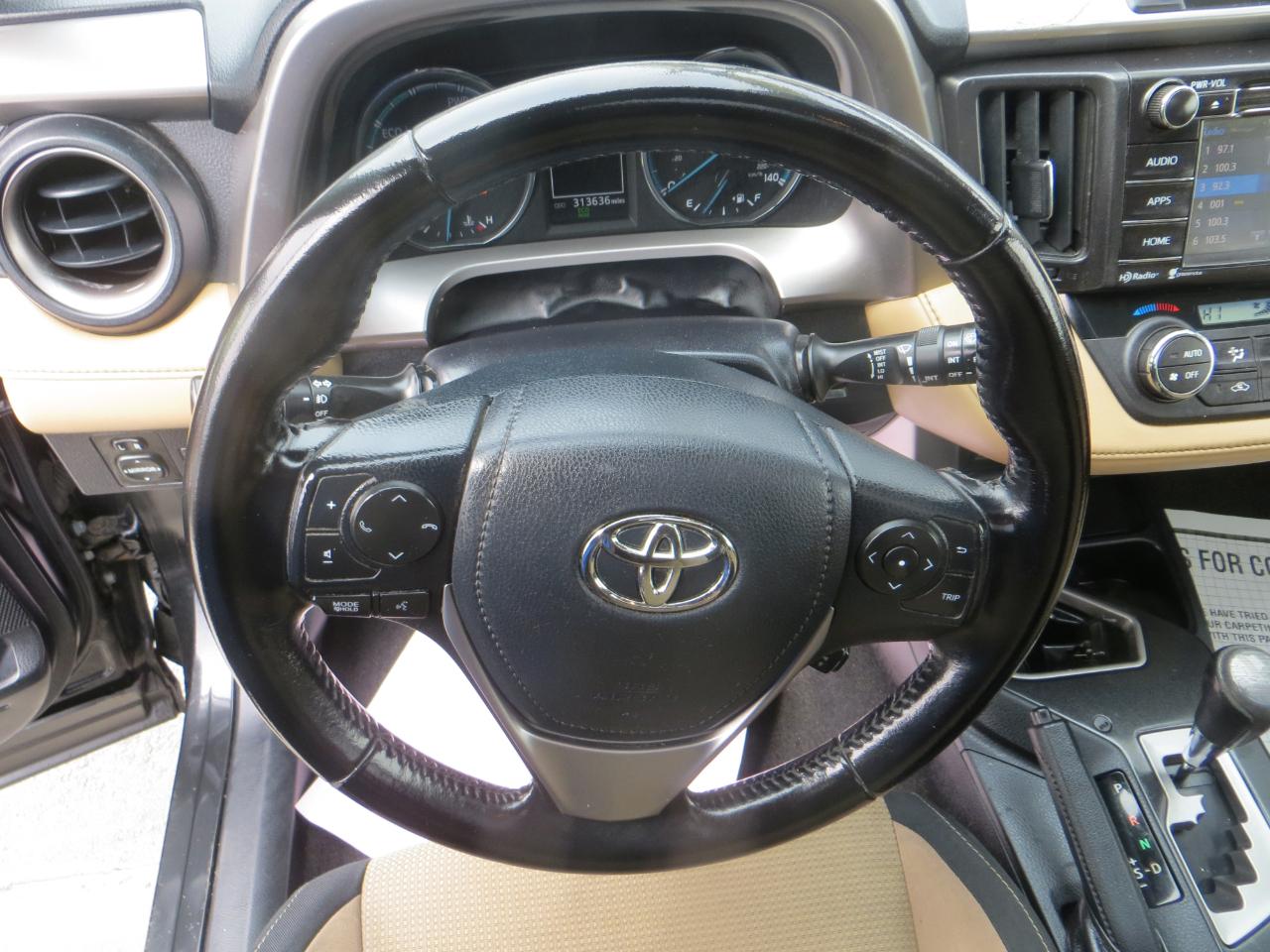 Toyota RAV4 Hybrid XLE 2016