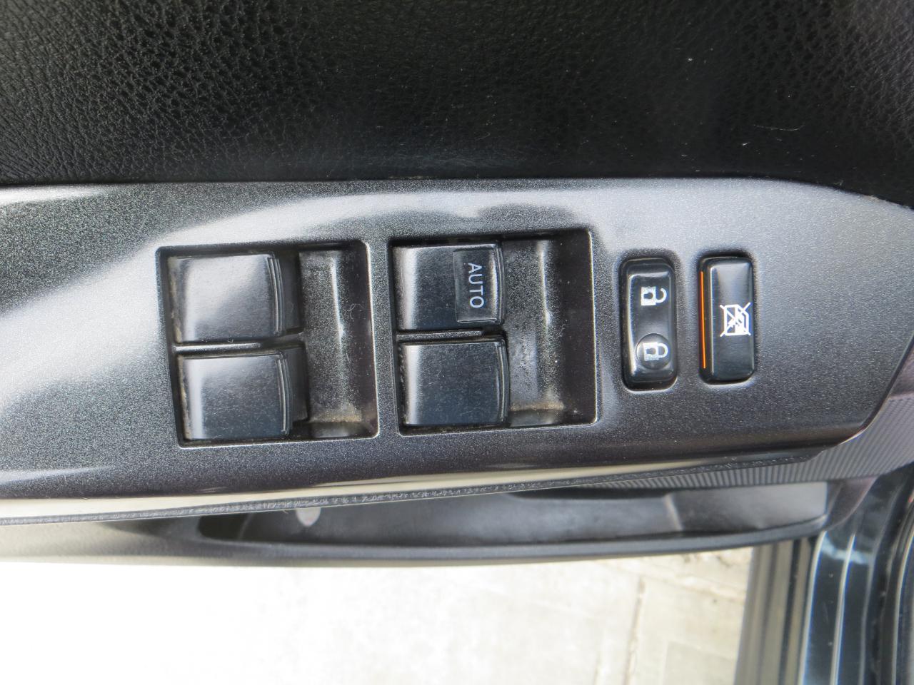 Toyota RAV4 Hybrid XLE 2016