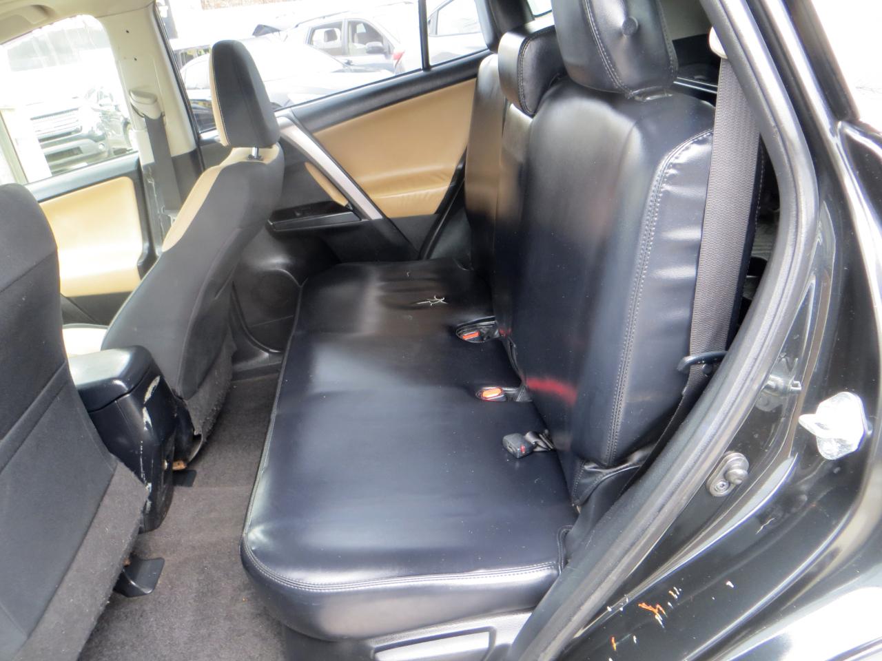 Toyota RAV4 Hybrid XLE 2016