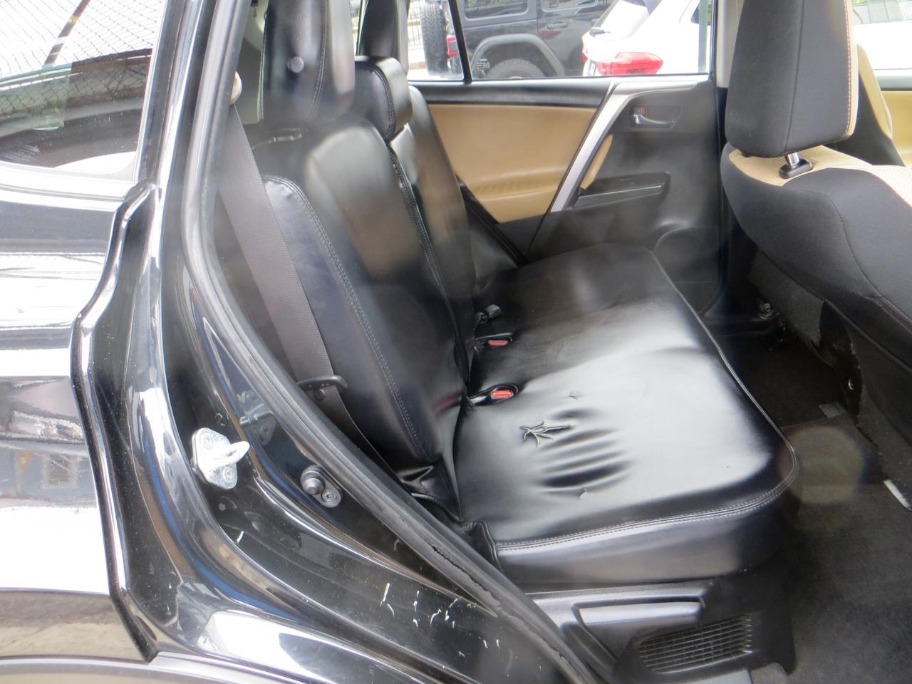 Toyota RAV4 Hybrid XLE 2016