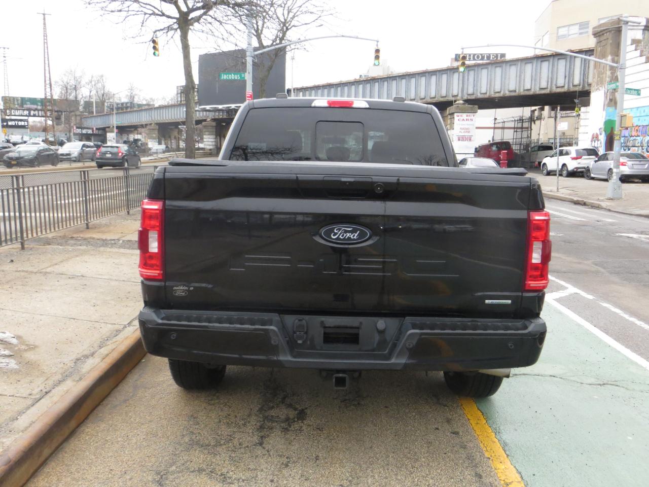Ford F-150 XLT 4WD 2021