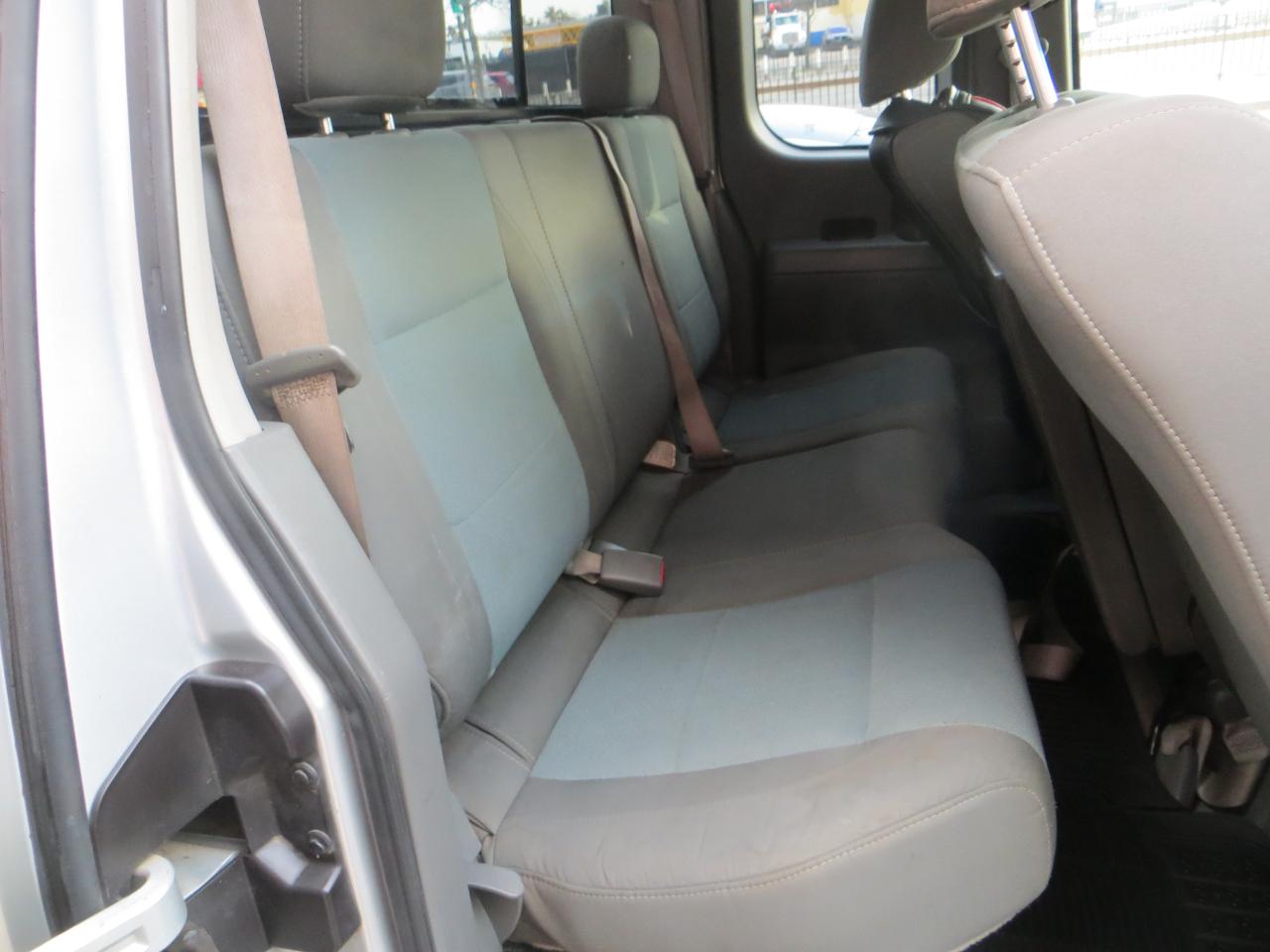 Nissan Titan XE King Cab 4WD 2005