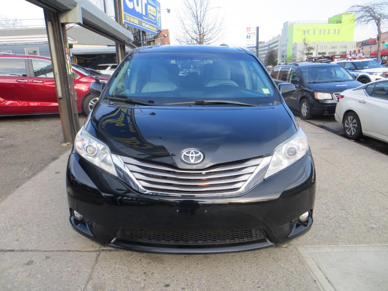 Toyota Sienna  2016