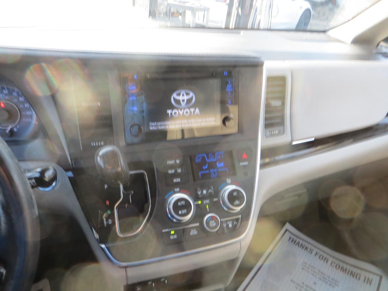 Toyota Sienna  2016