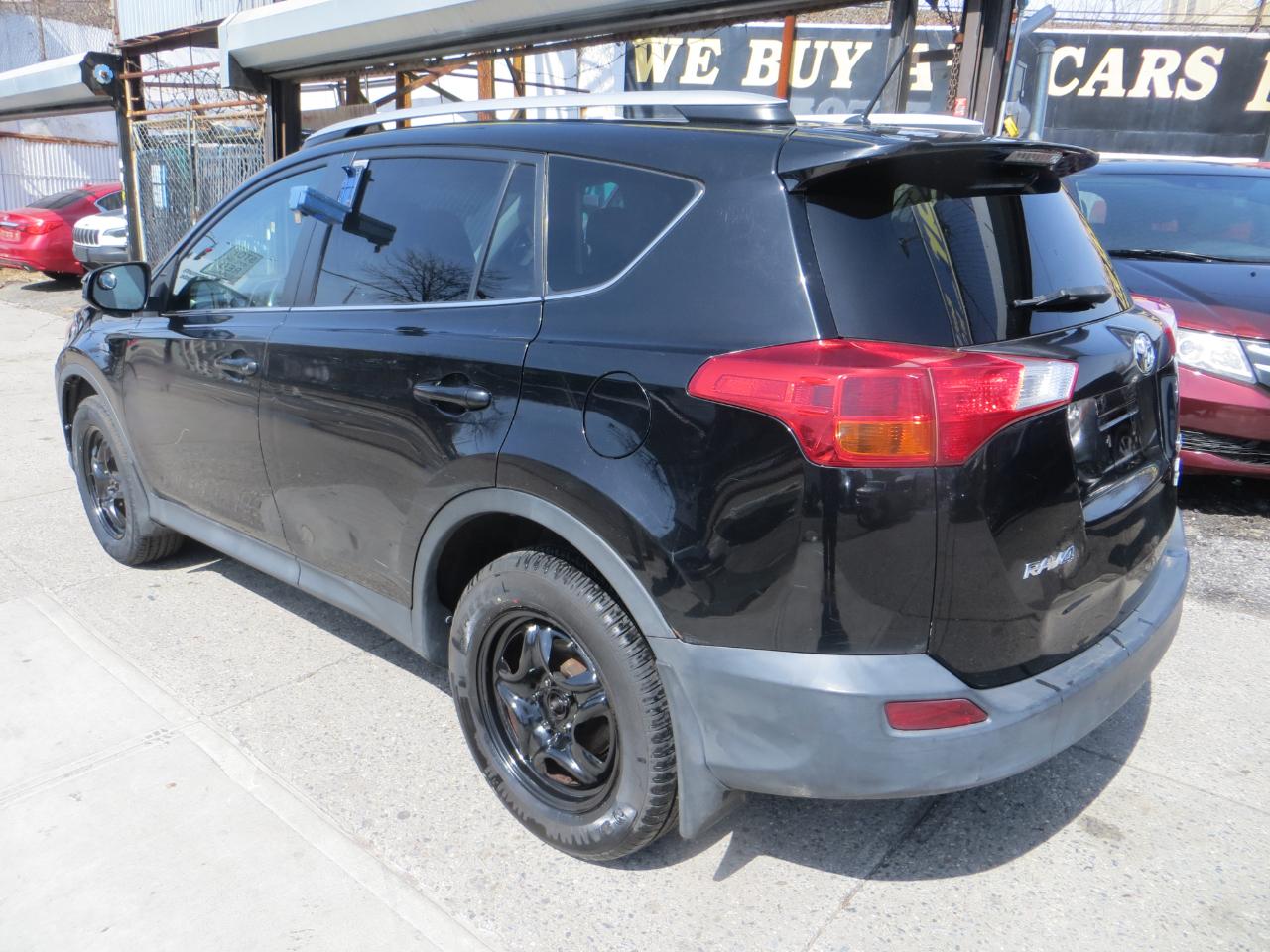 Toyota RAV4 LE AWD 2013