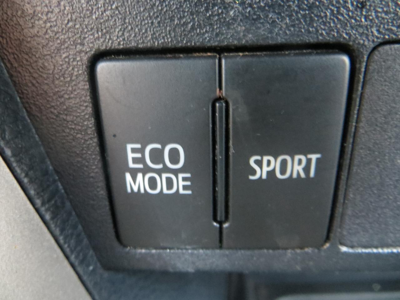 Toyota RAV4 LE AWD 2013