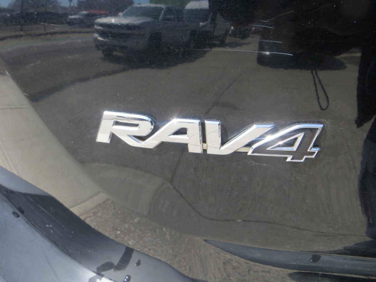 Toyota RAV4 LE AWD 2013