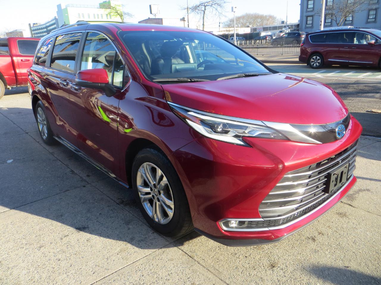 Toyota Sienna Platinum 7-Passenger AWD 2022