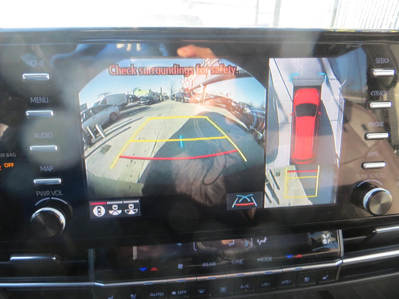 Toyota Sienna Platinum 7-Passenger AWD 2022