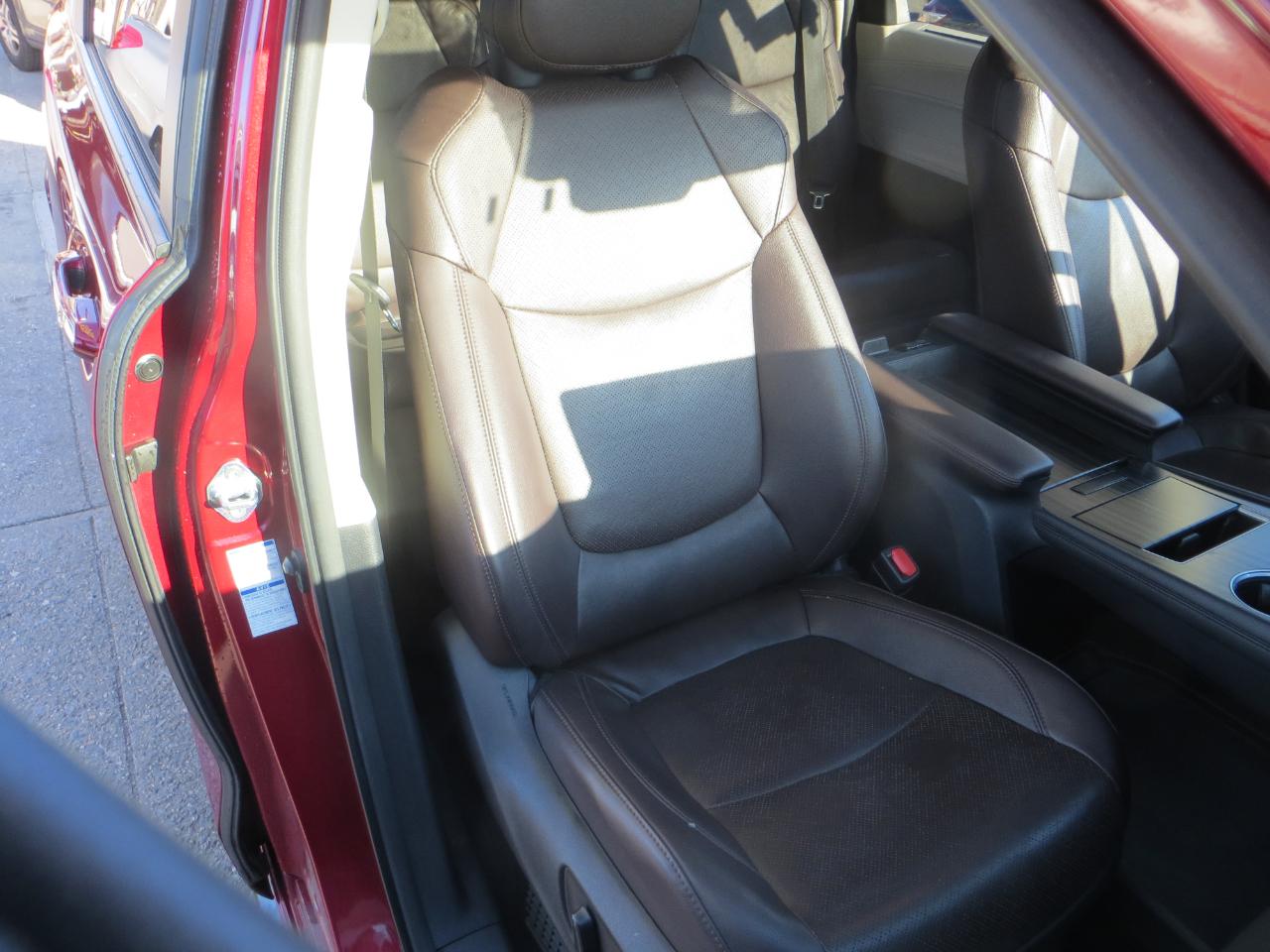 Toyota Sienna Platinum 7-Passenger AWD 2022