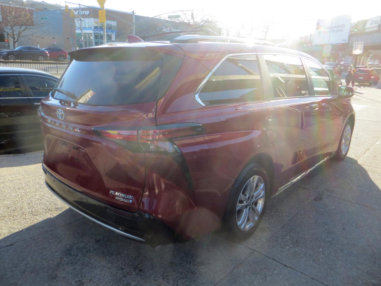 Toyota Sienna Platinum 7-Passenger AWD 2022
