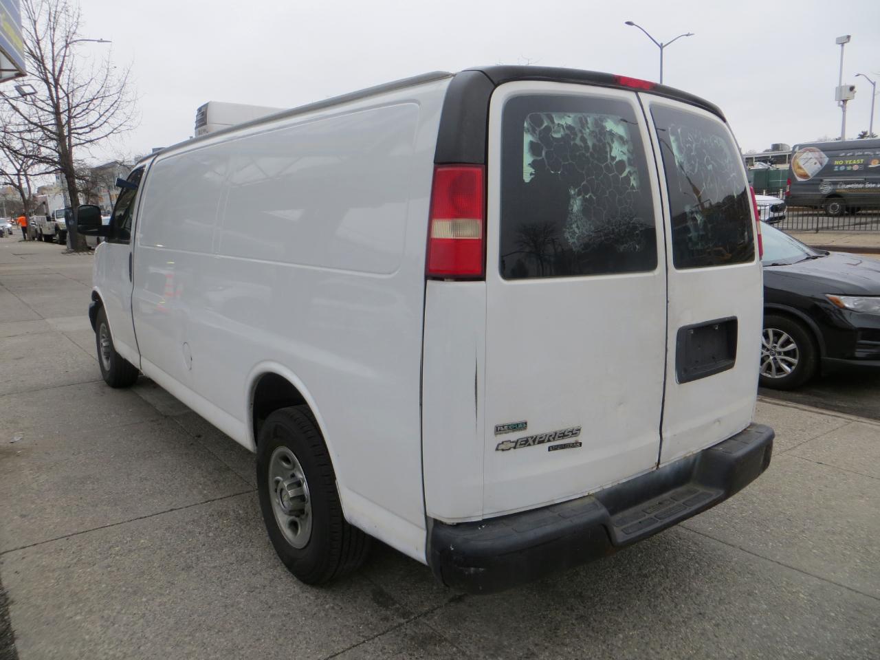 Chevrolet Express 2500 Cargo Extended 2011