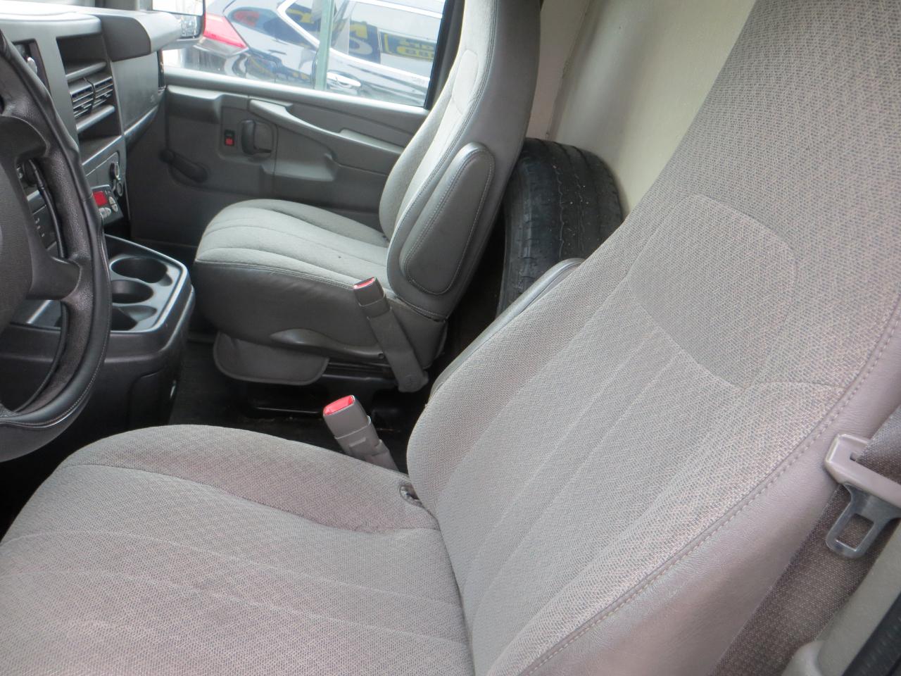 Chevrolet Express 2500 Cargo Extended 2011