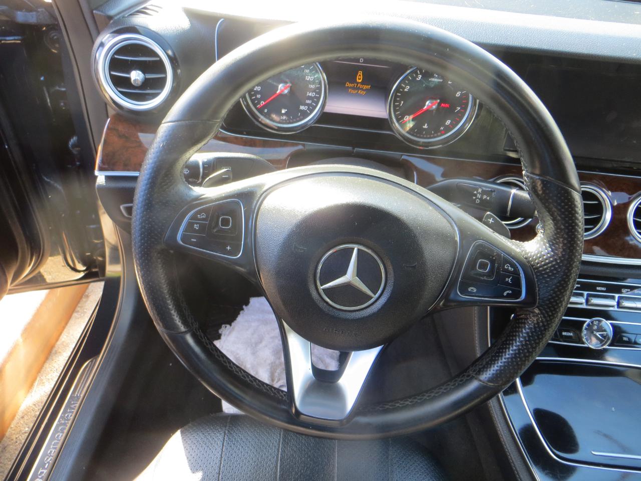 Mercedes-Benz E-Class E300 Luxury 4MATIC Sedan 2017
