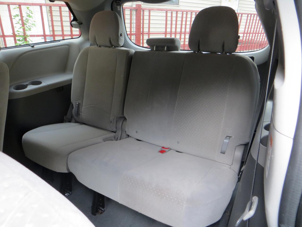 Toyota Sienna LE 8-Passenger 2020