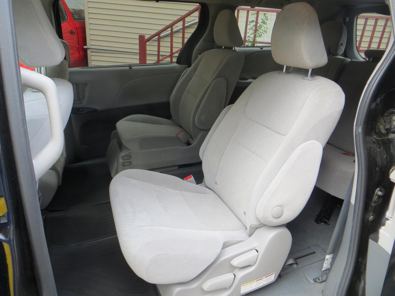 Toyota Sienna LE 8-Passenger 2020