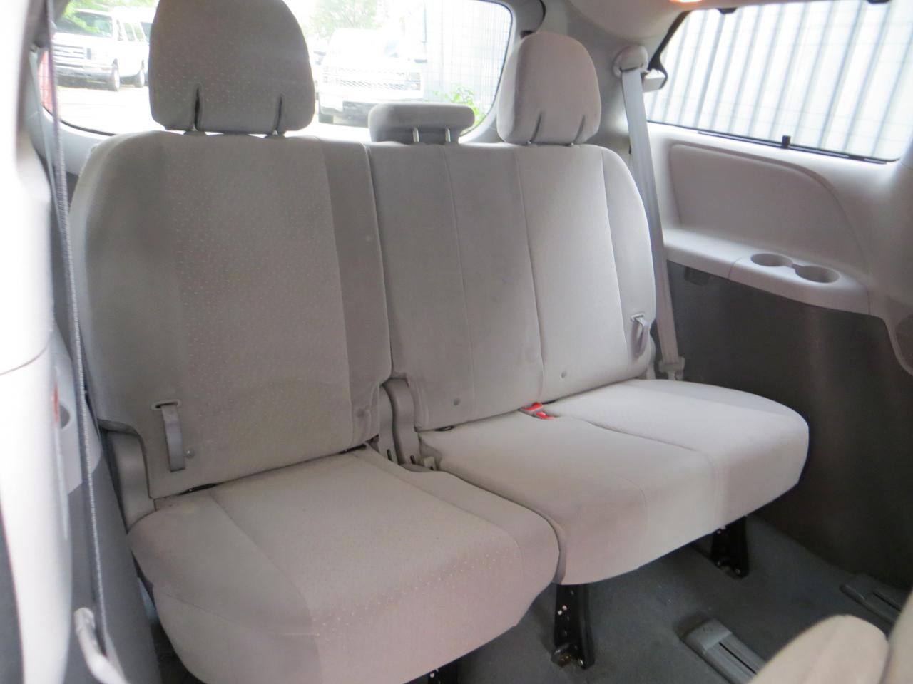 Toyota Sienna LE 8-Passenger 2020