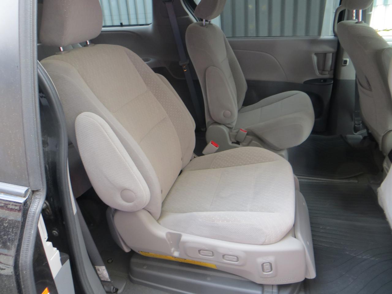 Toyota Sienna LE 8-Passenger 2020