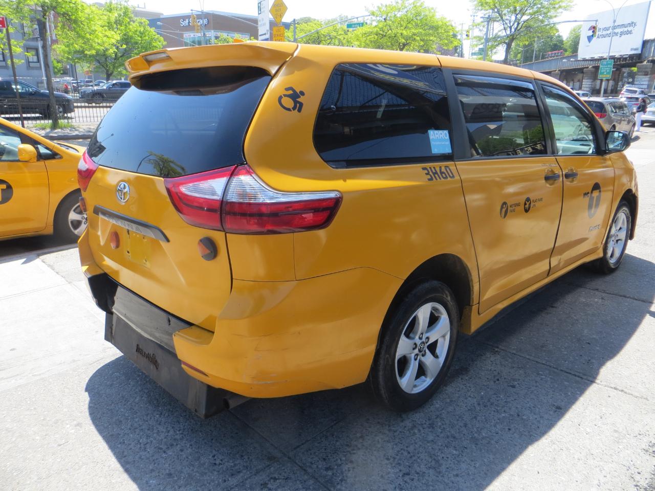 Toyota Sienna L 7-Passenger 2019