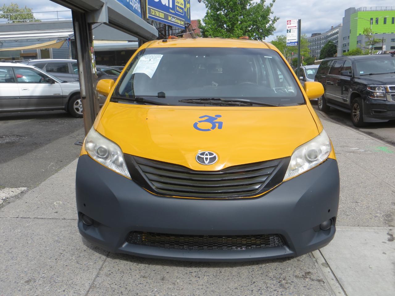 Toyota Sienna L 7-Passenger 2017