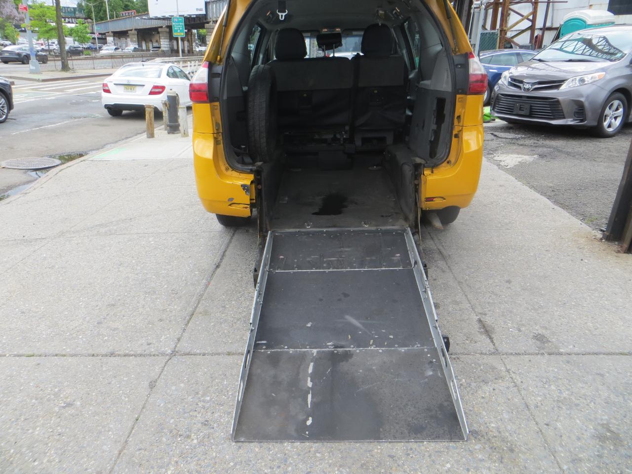 Toyota Sienna L 7-Passenger 2017
