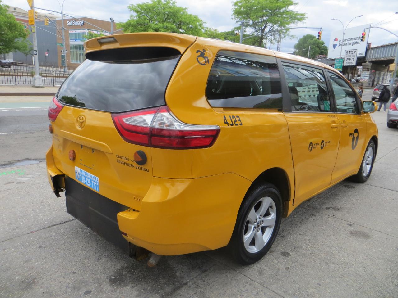 Toyota Sienna L 7-Passenger 2017