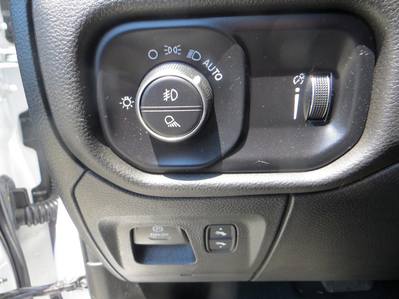 RAM 1500 Big Horn Crew Cab SWB 4WD 2023