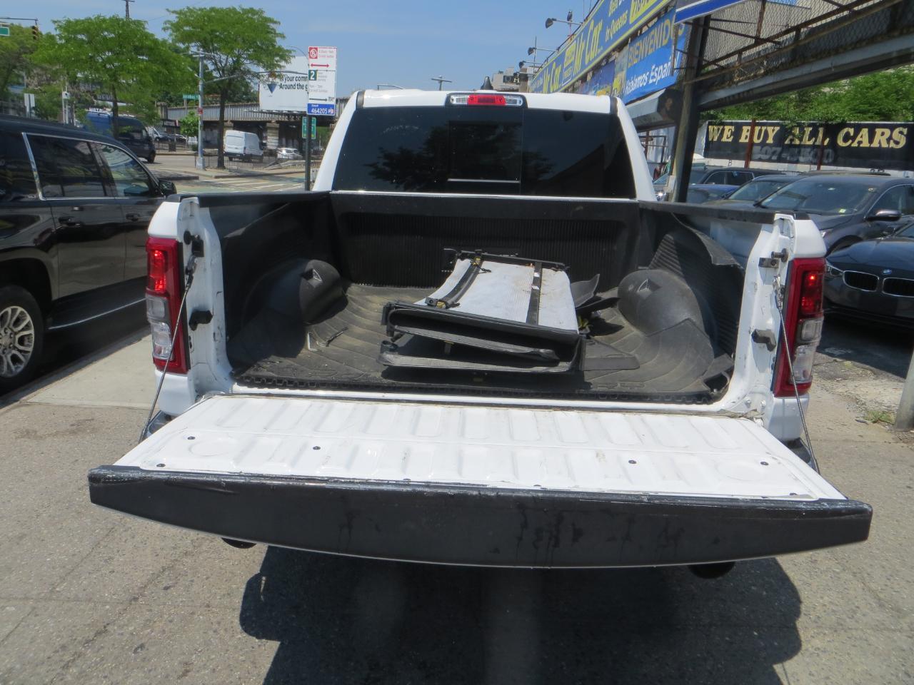RAM 1500 Big Horn Crew Cab SWB 4WD 2023