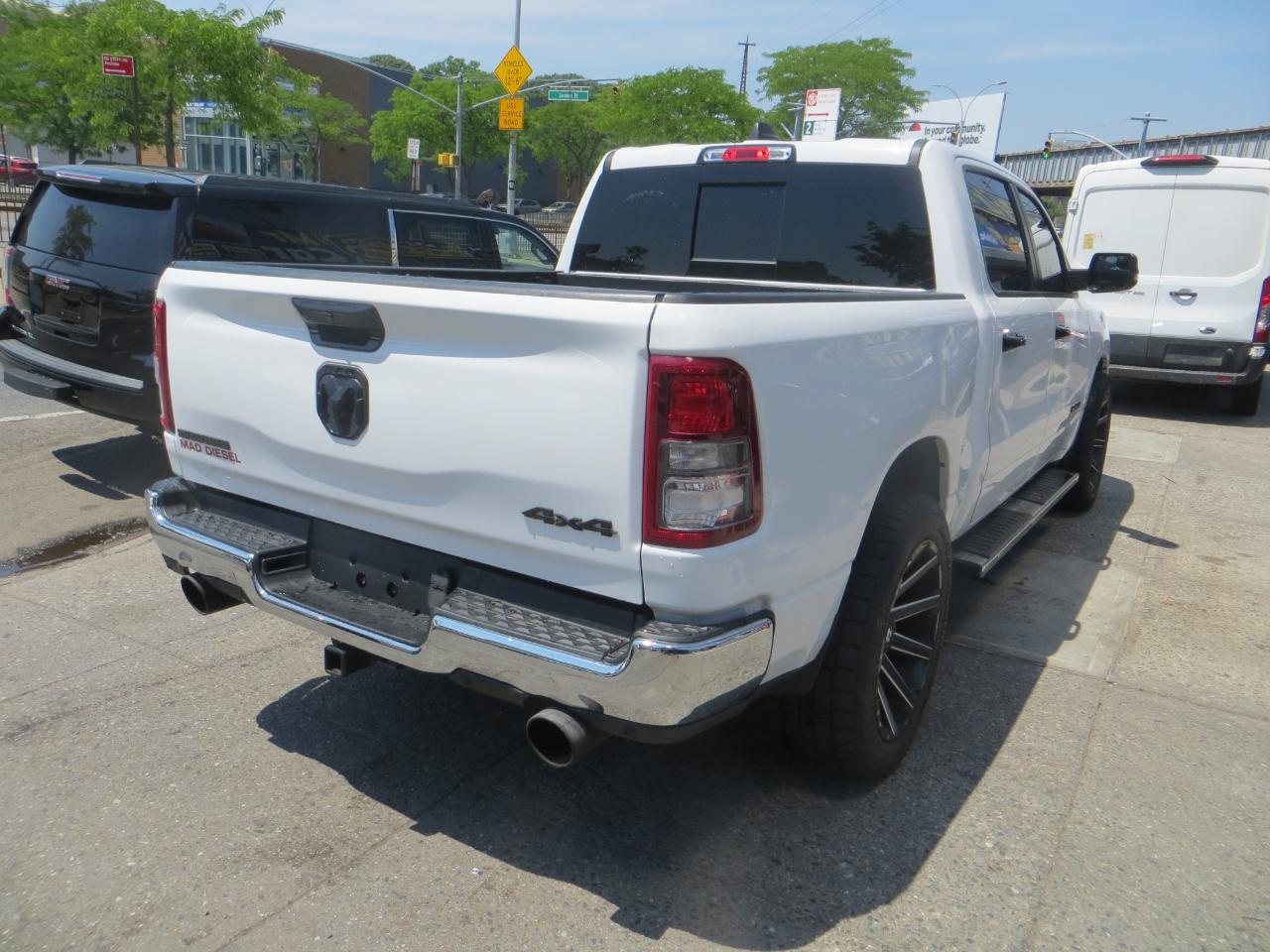 RAM 1500 Big Horn Crew Cab SWB 4WD 2023