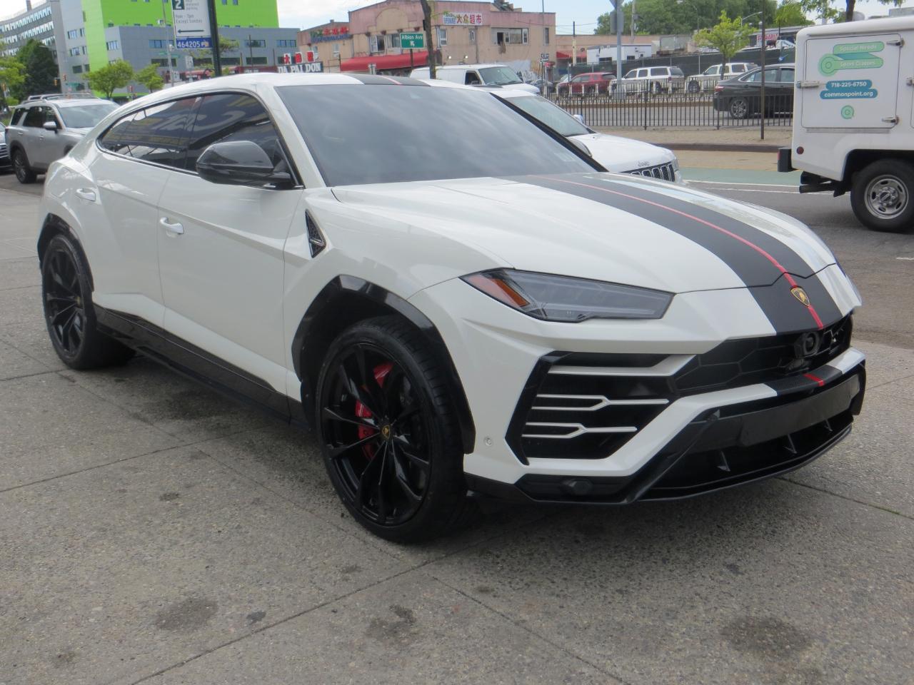 Lamborghini Urus Base 2022