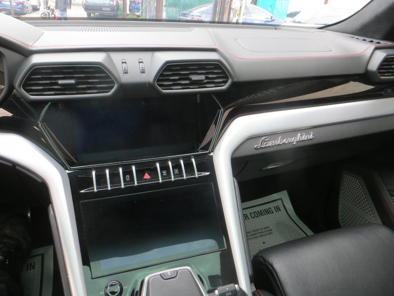 Lamborghini Urus Base 2022