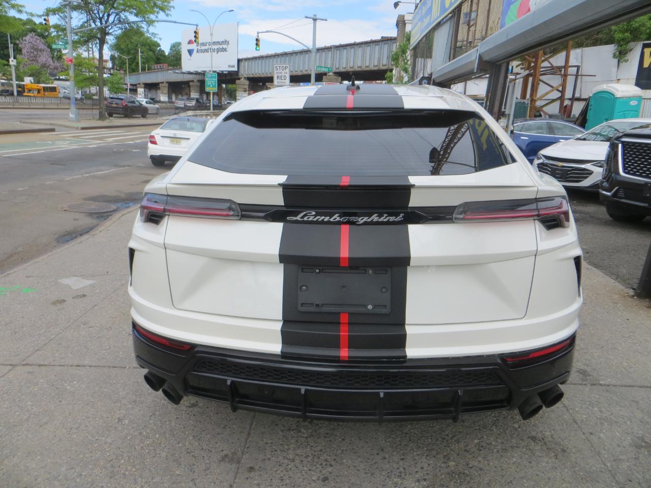 Lamborghini Urus Base 2022