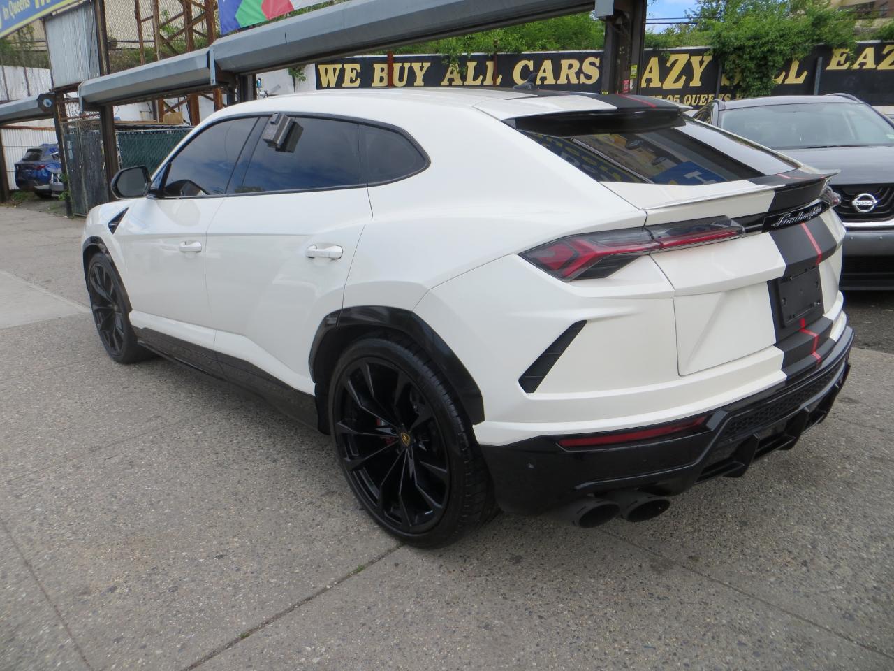 Lamborghini Urus Base 2022