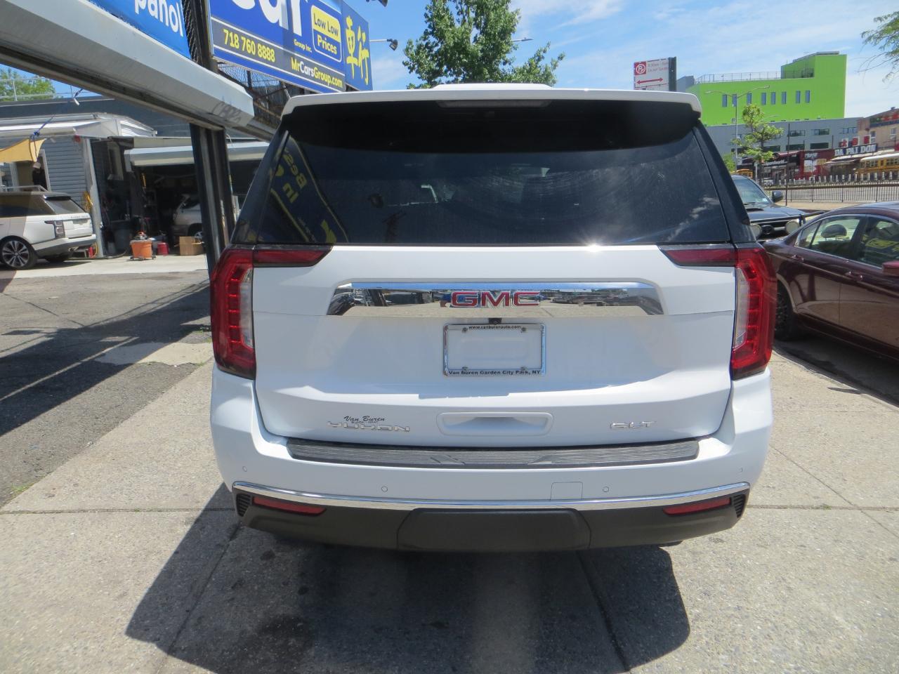 GMC Yukon SLT 4WD 2024