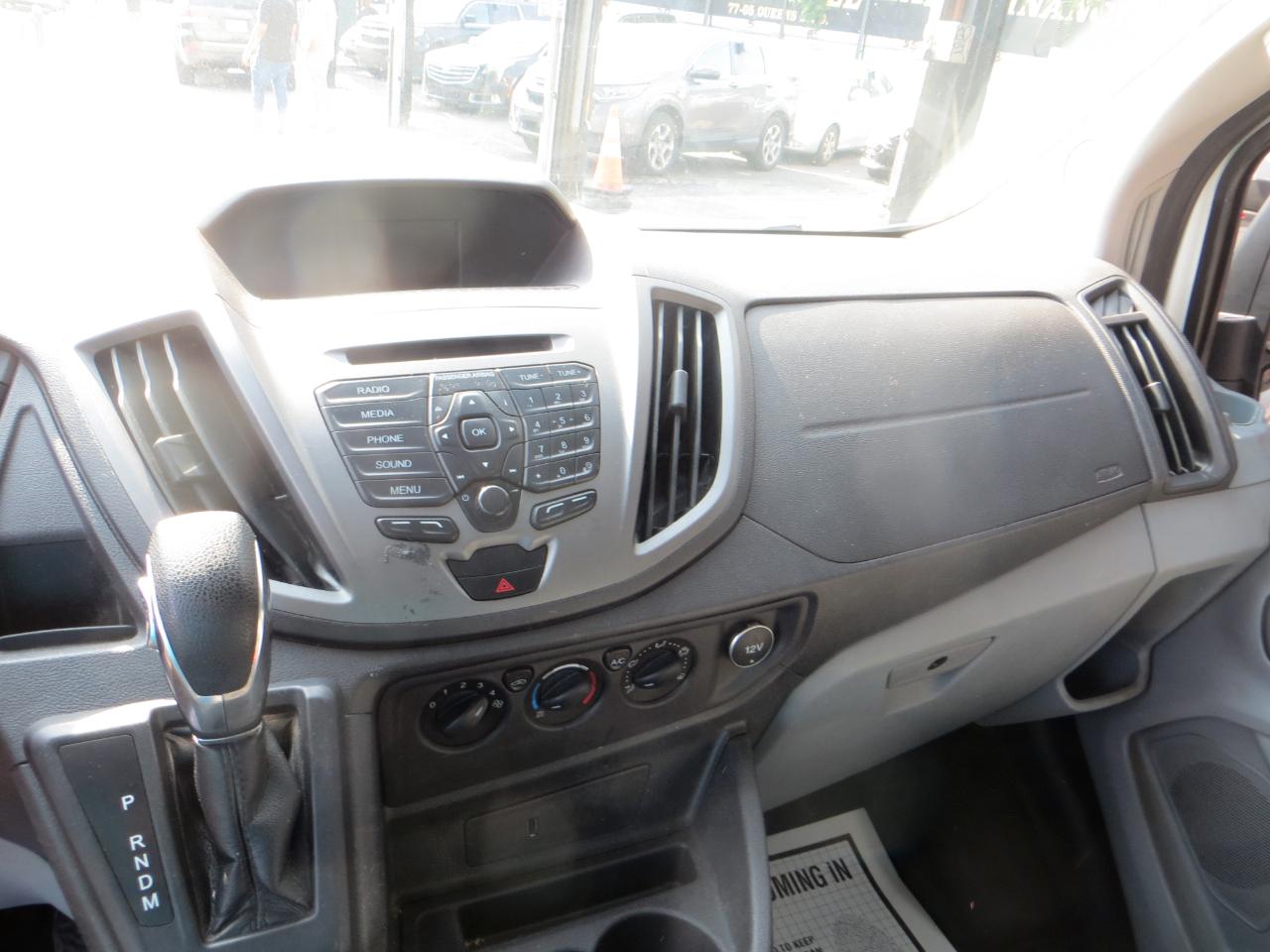 Ford Transit 250 Van Med. Roof w/Sliding Pass. 148-in. WB 2018