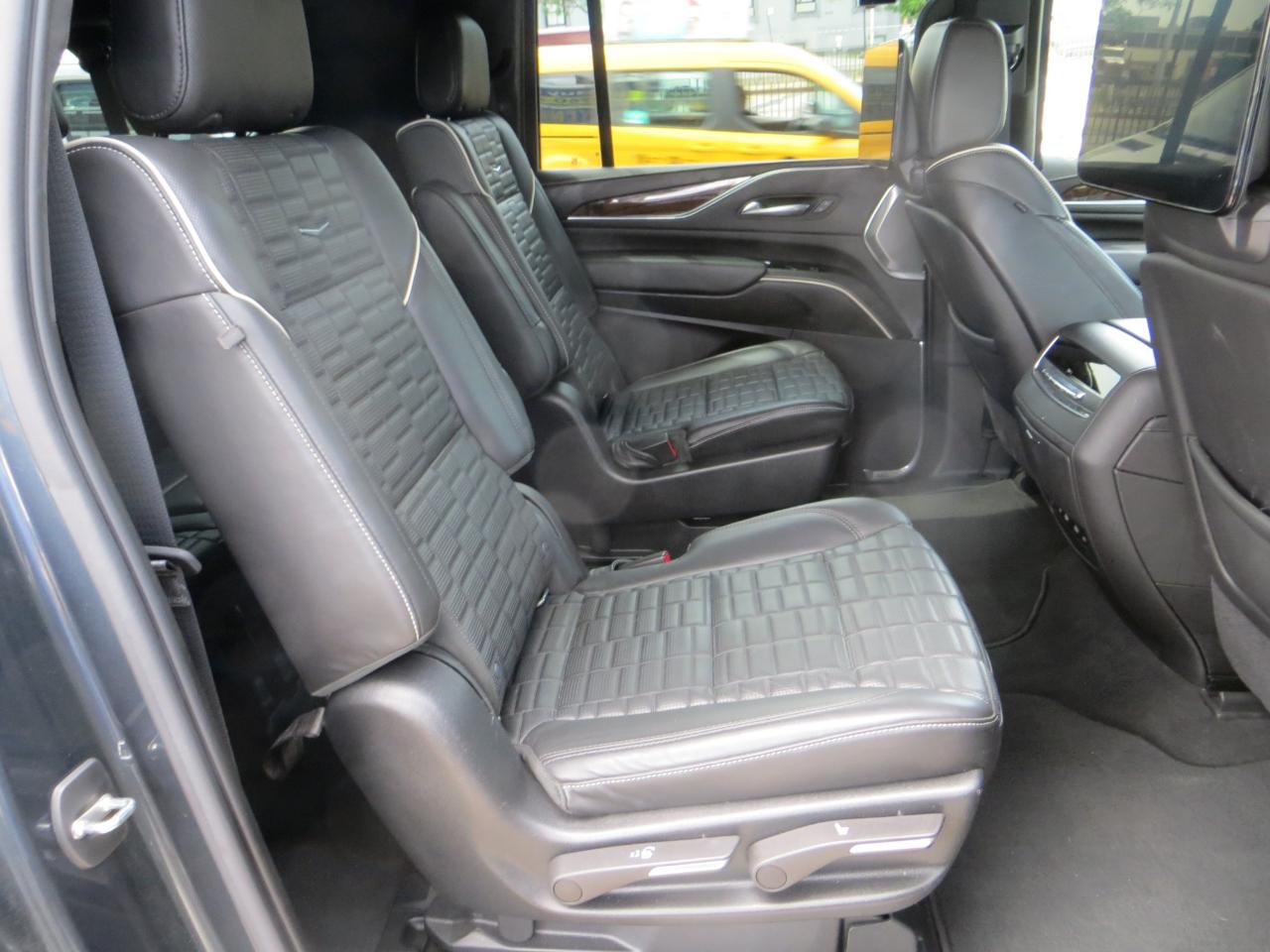 Cadillac Escalade ESV Sport Platinum AWD 2021