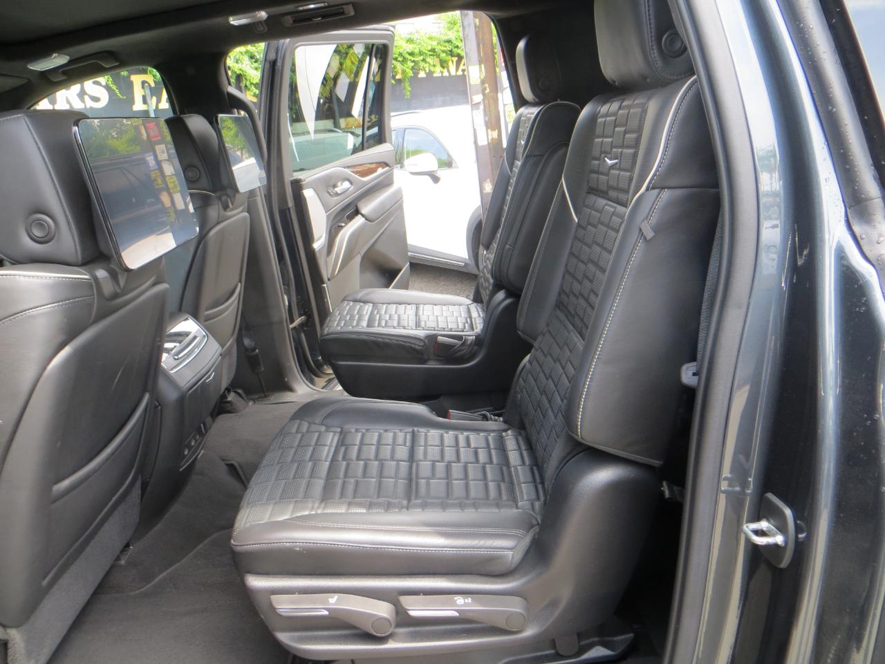 Cadillac Escalade ESV Sport Platinum AWD 2021