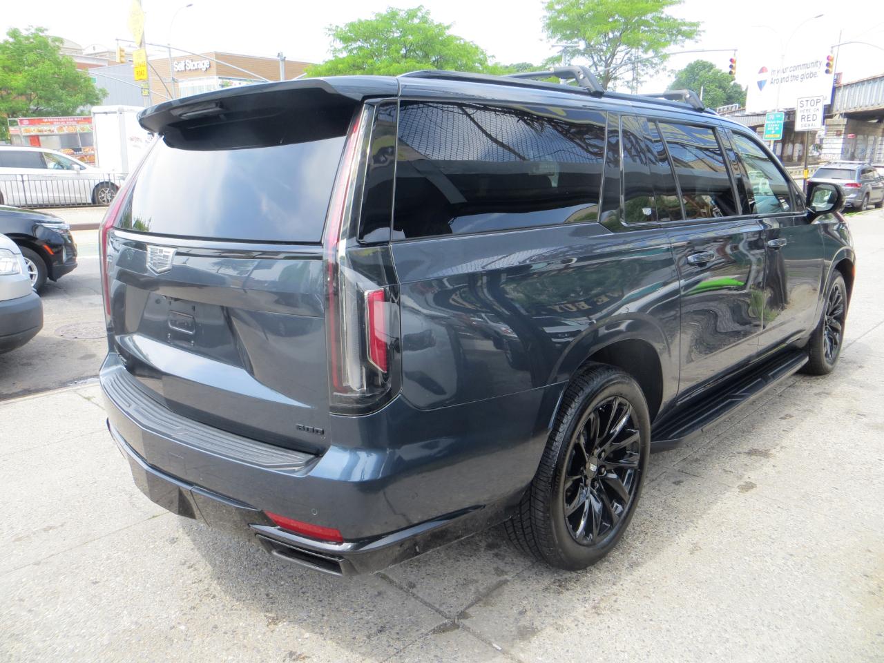 Cadillac Escalade ESV Sport Platinum AWD 2021