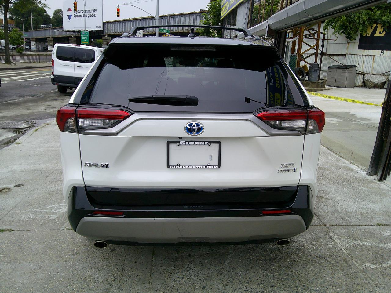 Toyota RAV4 Hybrid XSE 2023
