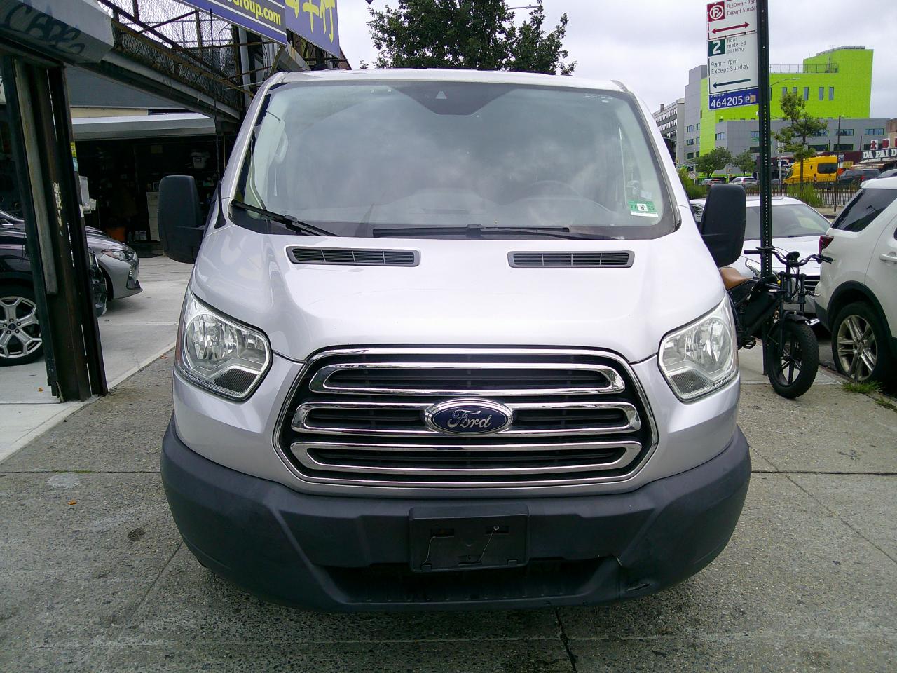 Ford Transit 350 Wagon Low Roof XLT 60/40 Pass. 148-in. WB 2016