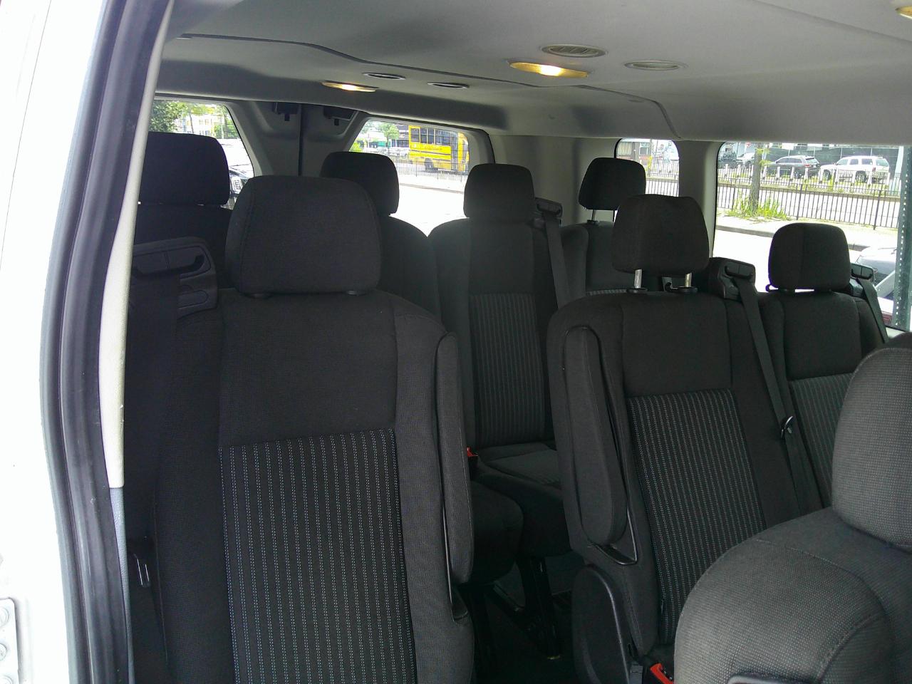 Ford Transit 350 Wagon Low Roof XLT 60/40 Pass. 148-in. WB 2016