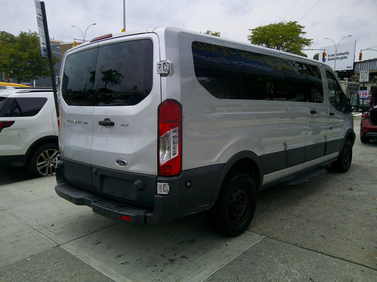 Ford Transit 350 Wagon Low Roof XLT 60/40 Pass. 148-in. WB 2016